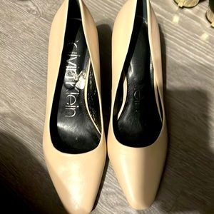Like New Cream Heels